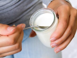 Jogurt ve skleničce